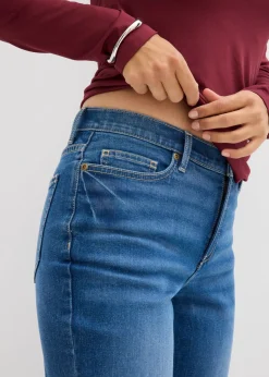 Vaqueros con corte bootcut y talle medio
