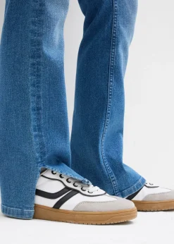 Vaqueros con corte bootcut y talle medio
