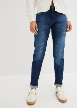 Vaqueros con corte mom y talle medio