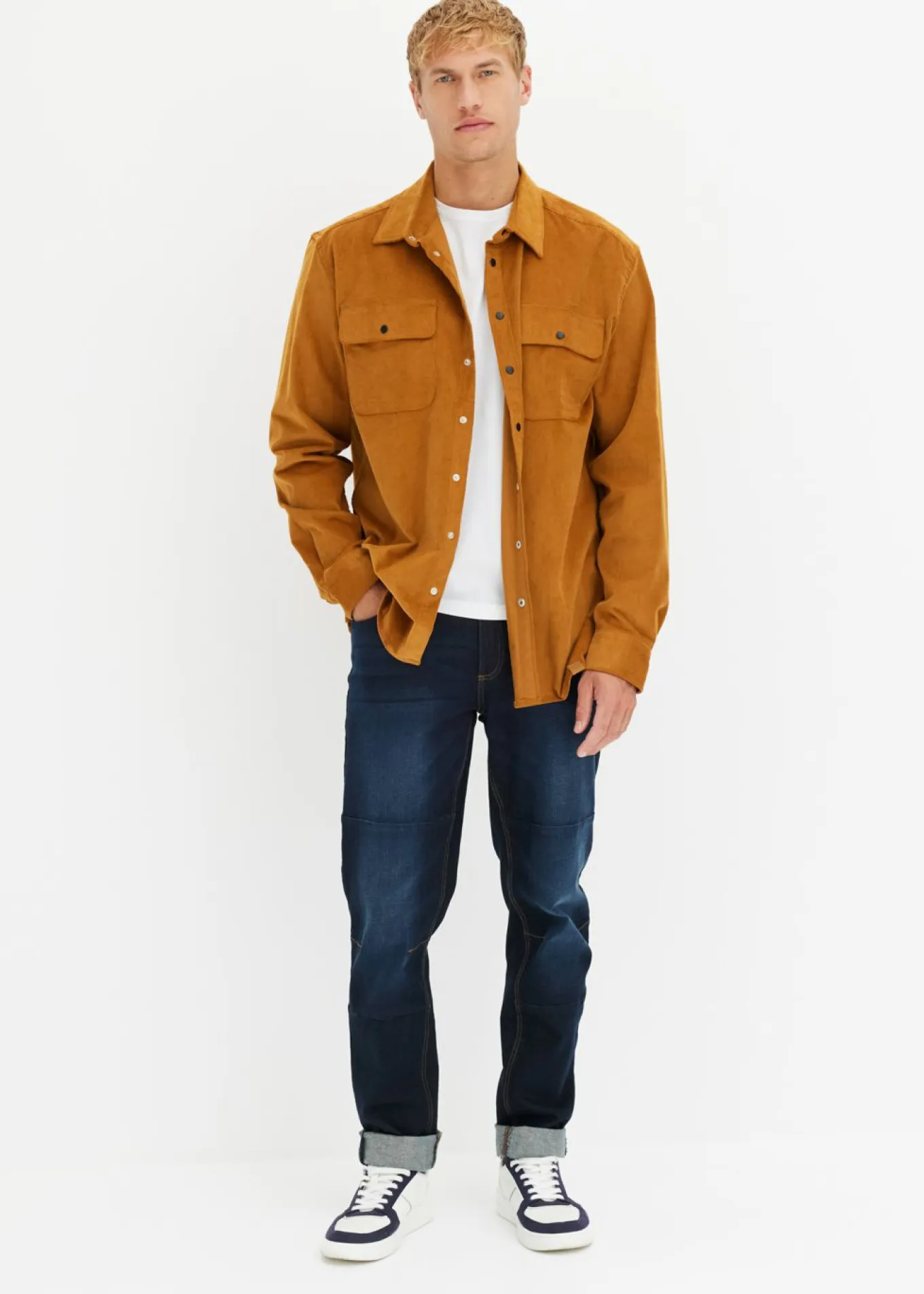 Vaqueros con corte regular, cómodo y tapered