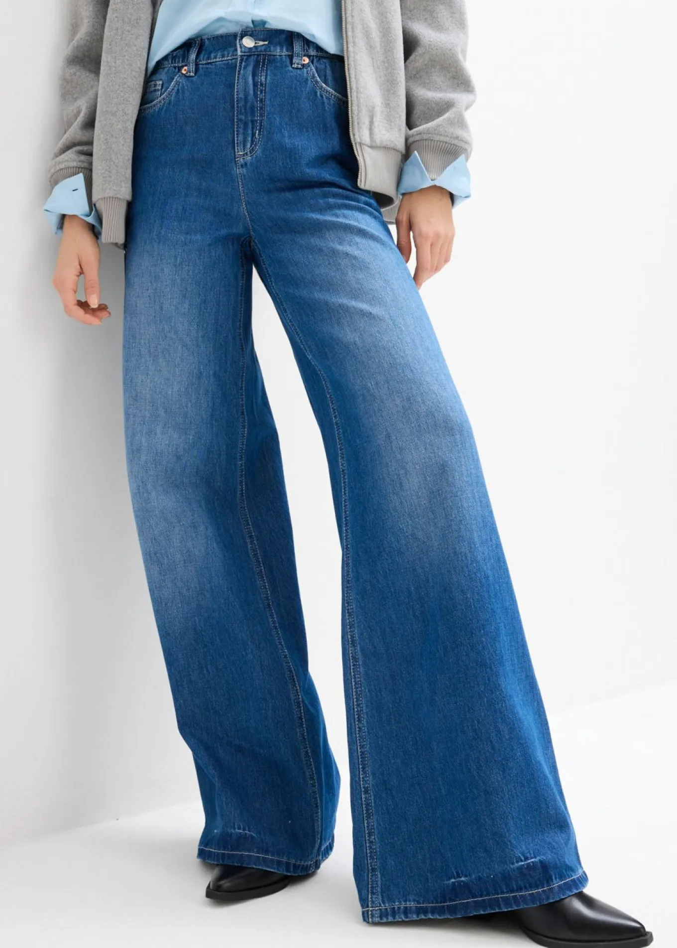 Vaqueros con pernera ancha, high waist, largo completo y cintura cómoda
