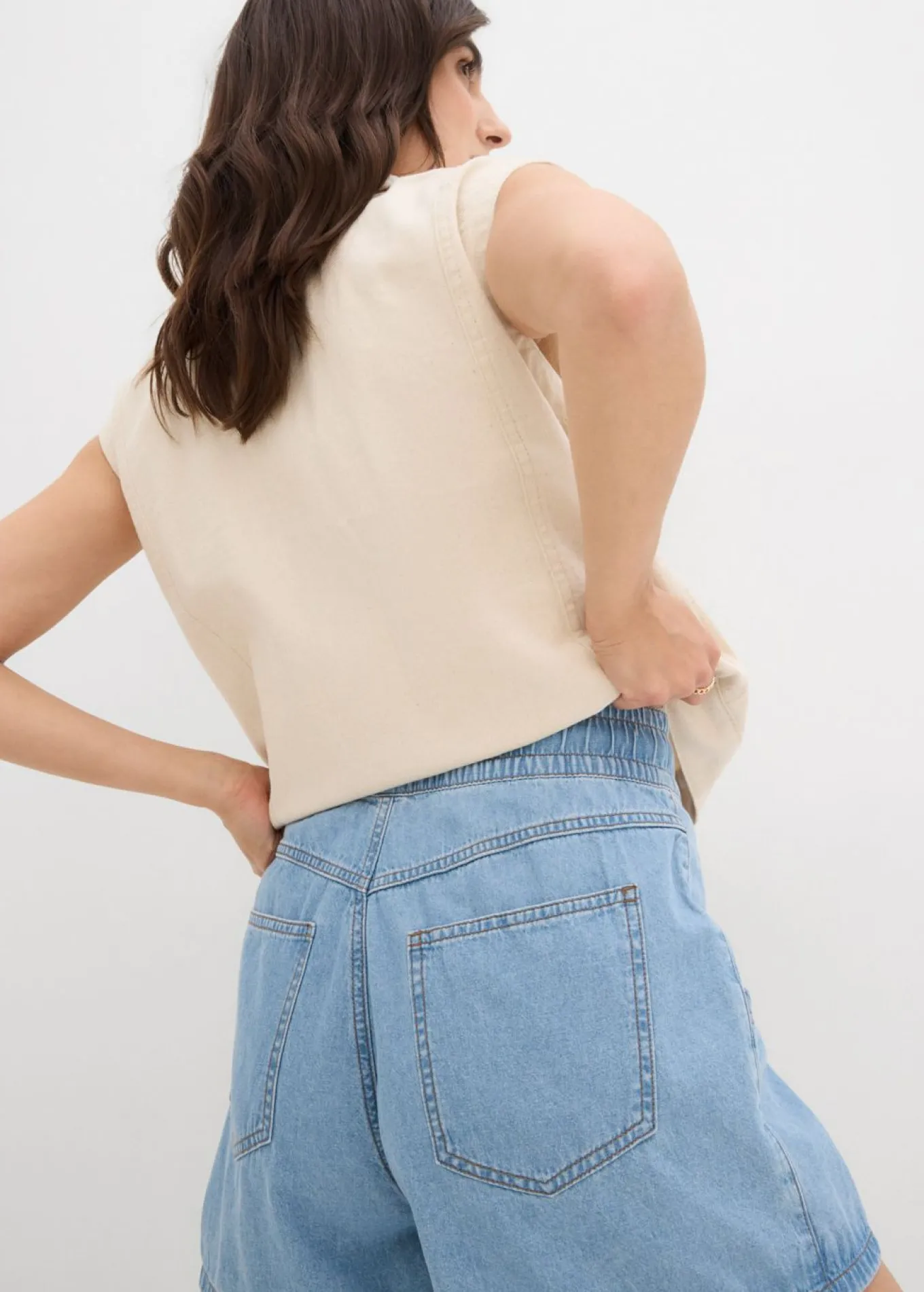 Vaqueros cortos con talle alto y cinturilla cómoda