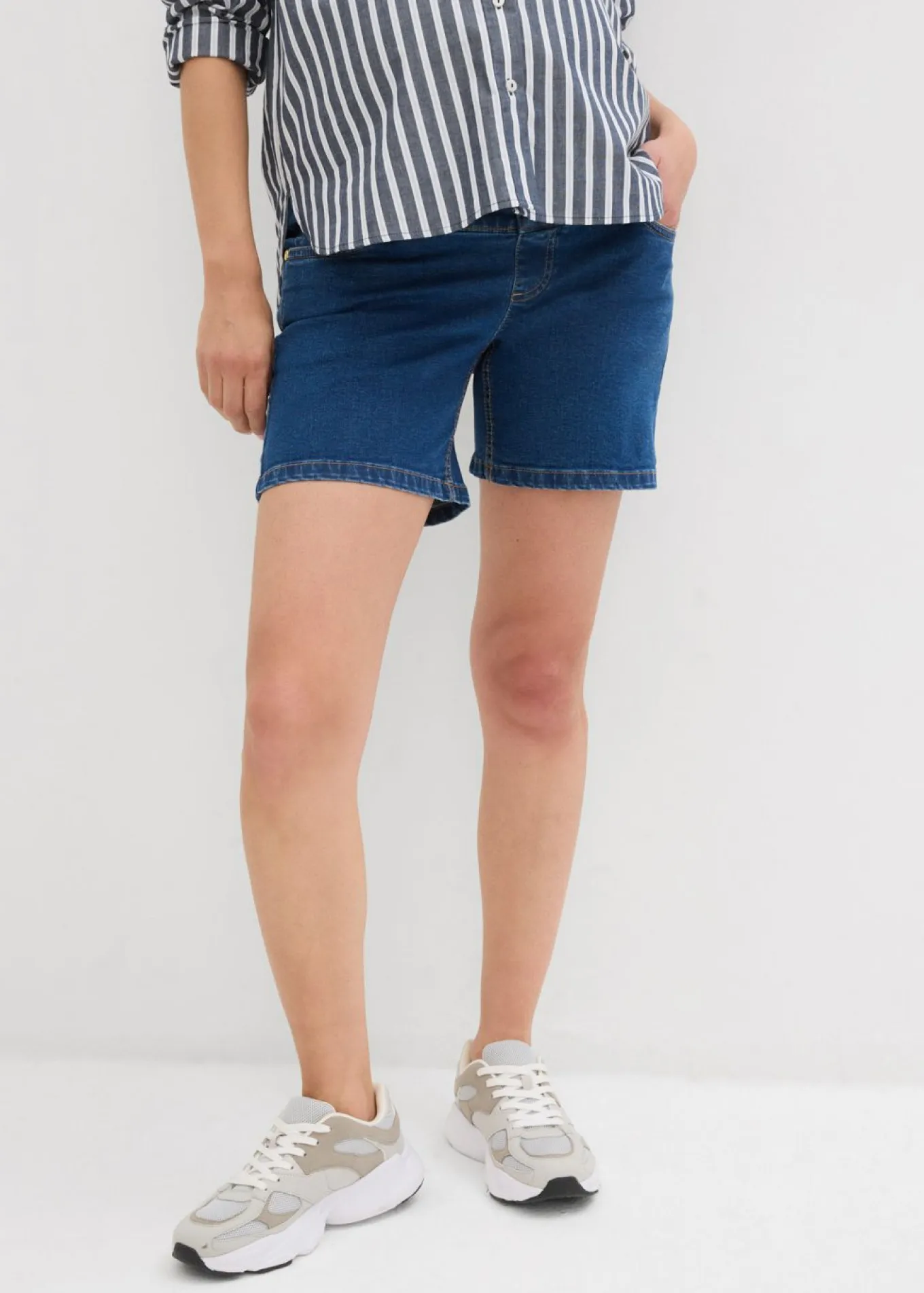 Vaqueros cortos premamá de denim elástico de algodón