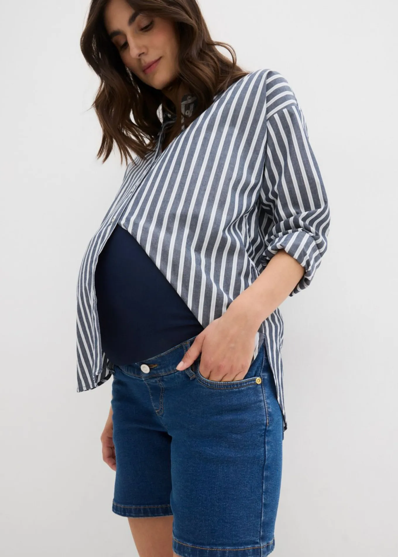 Vaqueros cortos premamá de denim elástico de algodón