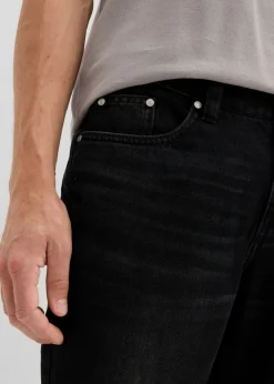 Vaqueros de algodón puro con corte regular, cinturilla cómoda y diseño recto