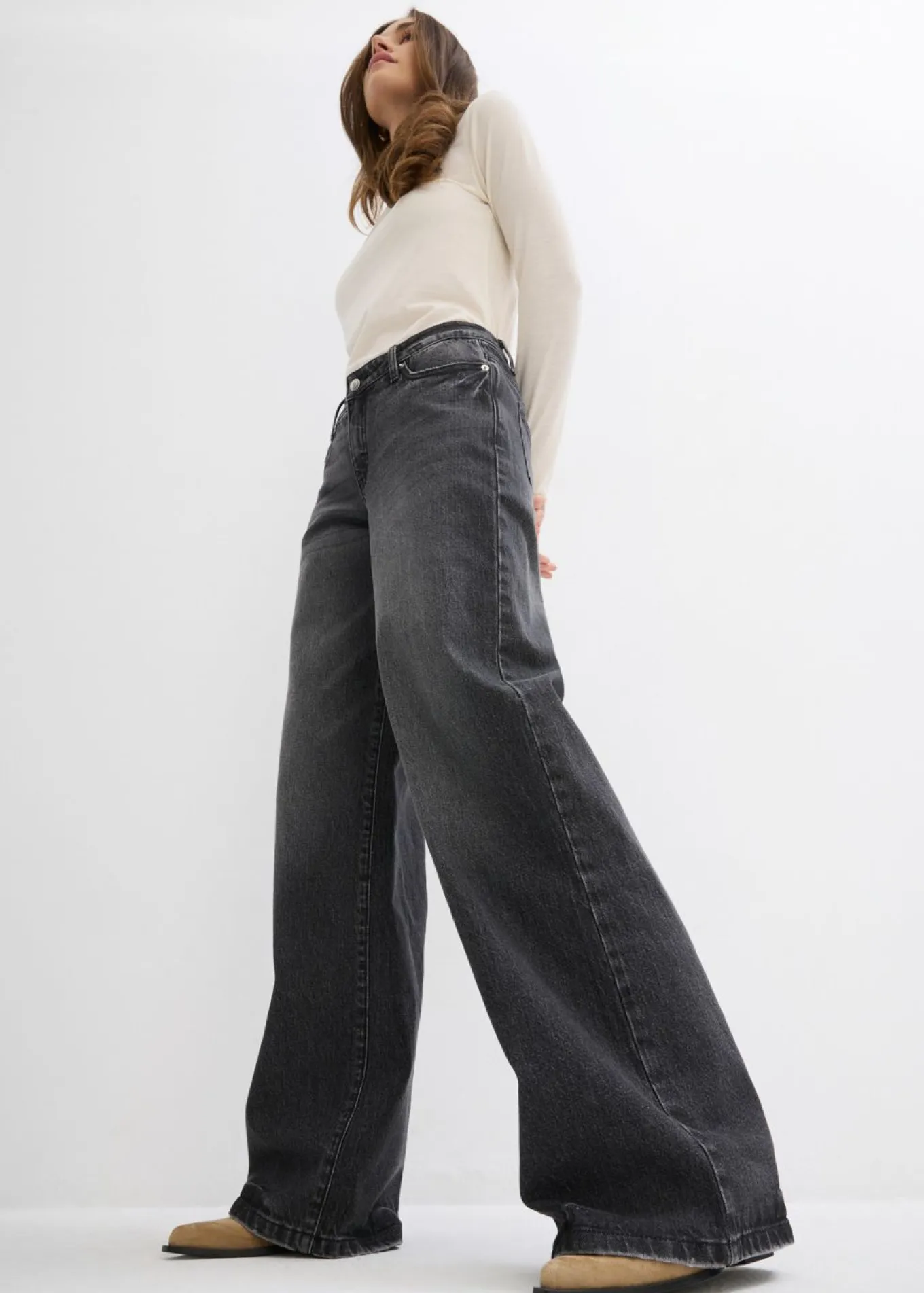 Vaqueros de pernera ancha, mid waist, largo completo y low stretch
