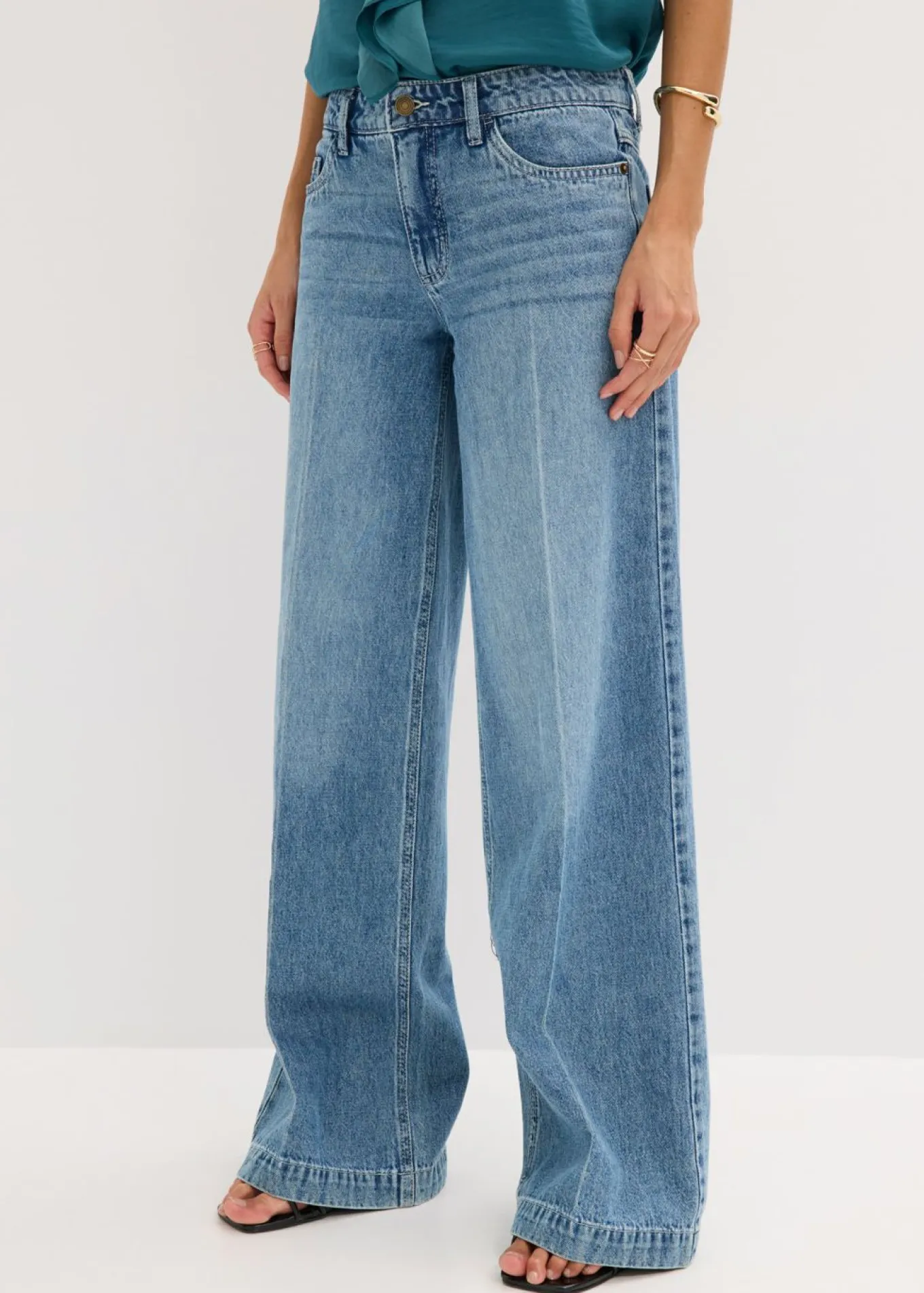 Vaqueros de pernera ancha, mid waist, largo completo y low stretch