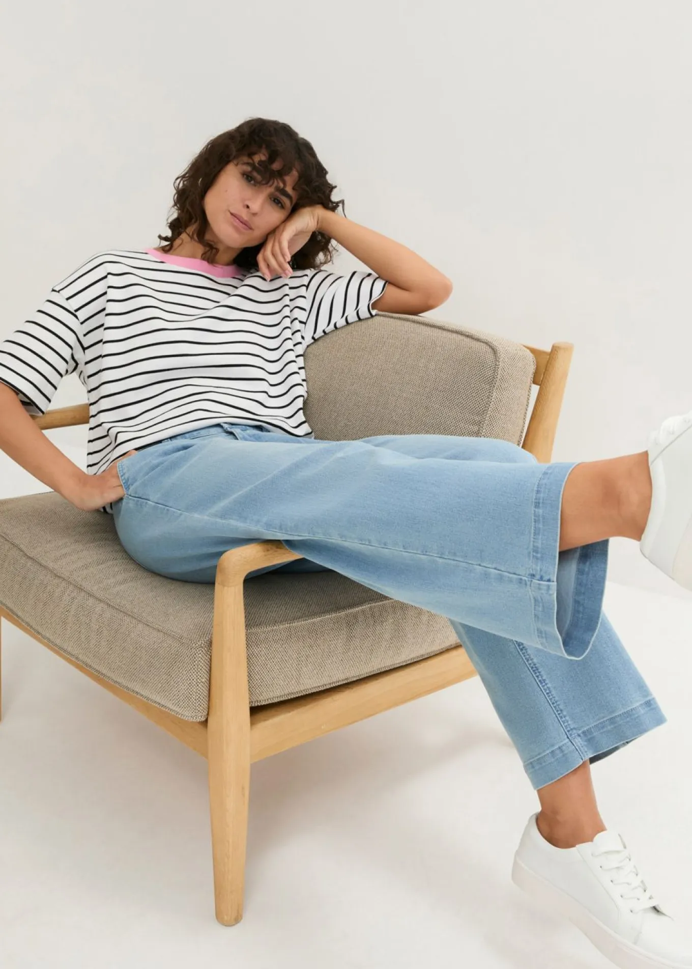 Vaqueros de pernera ancha, high waist, cintura cómoda