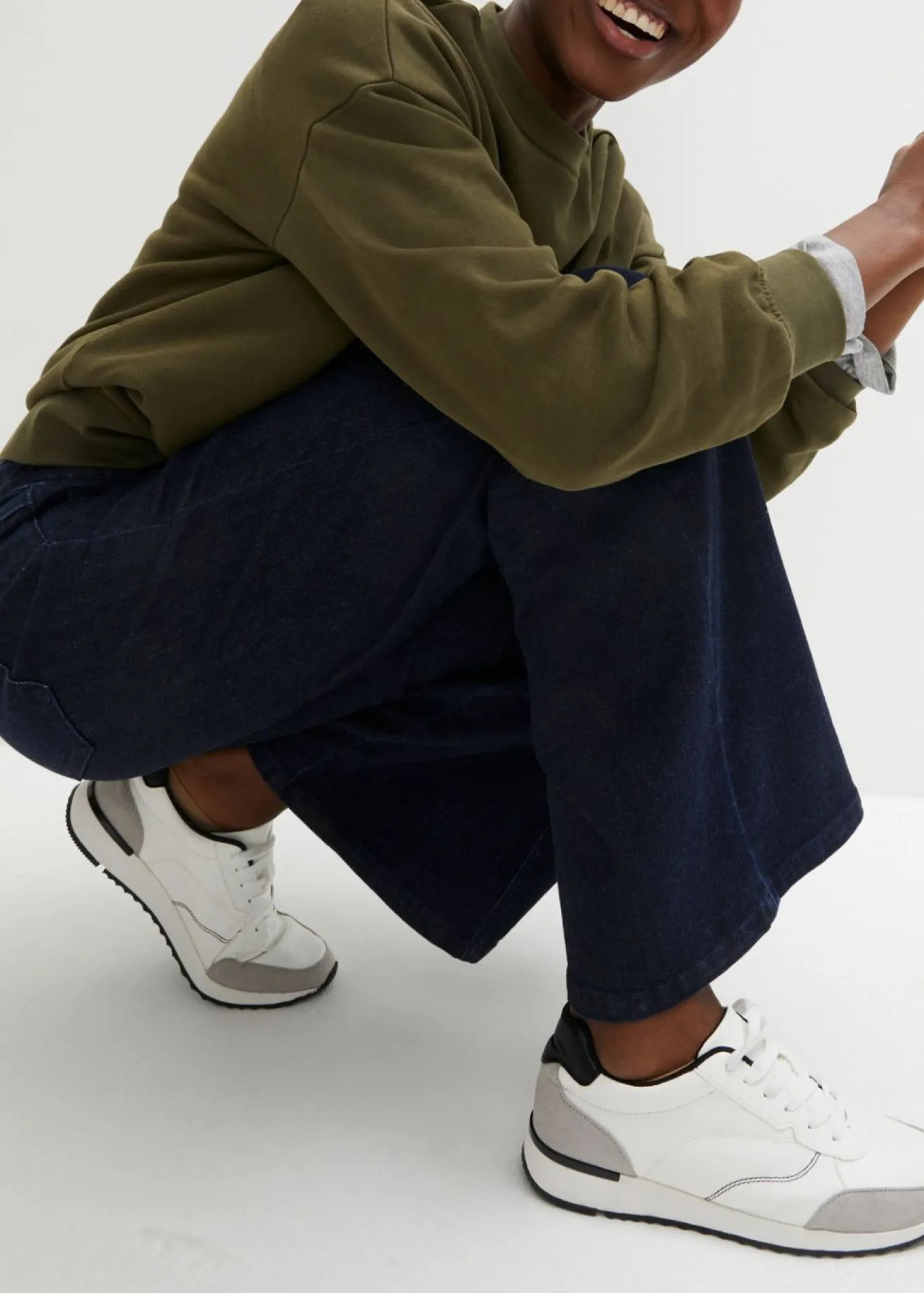 Vaqueros de pernera ancha, high waist, cintura cómoda