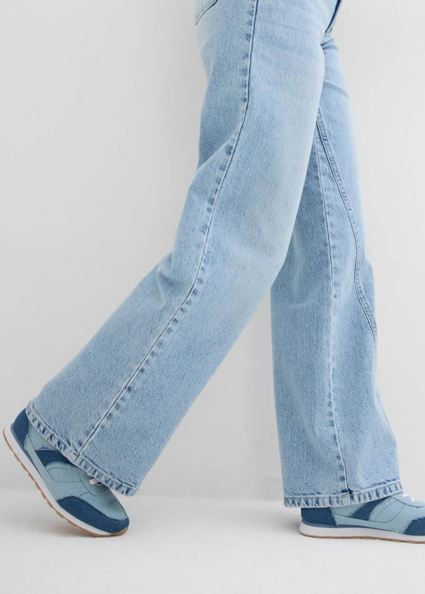 Vaqueros de pernera ancha, high waist, low stretch