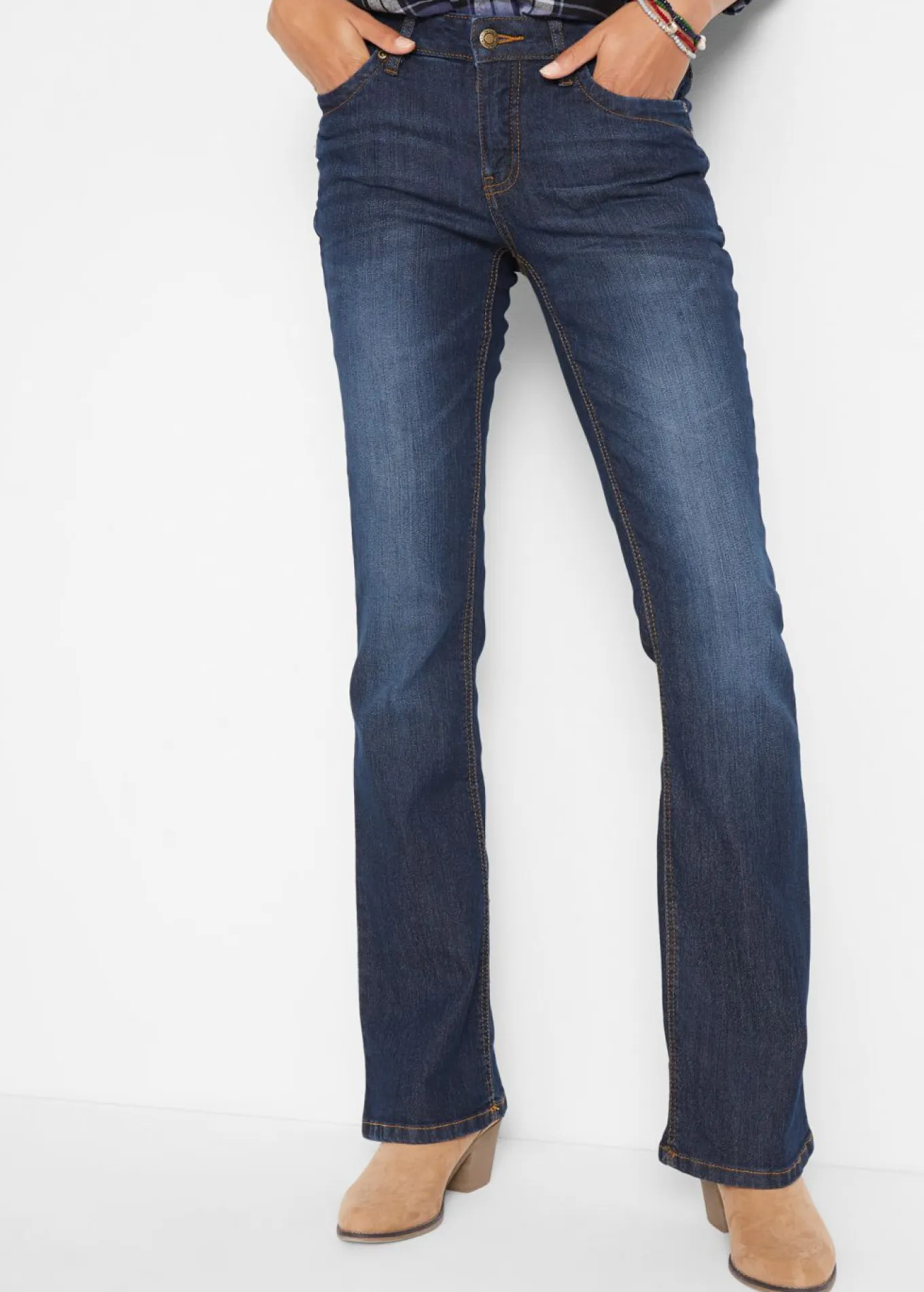 Vaqueros elásticos con corte bootcut y talle medio