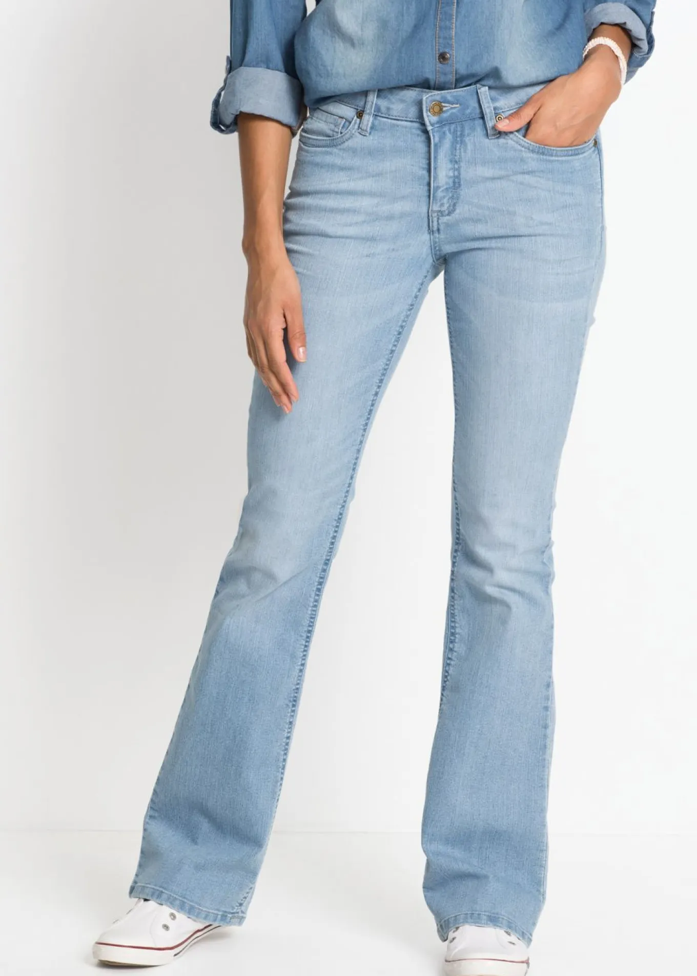 Vaqueros elásticos con corte bootcut y talle medio