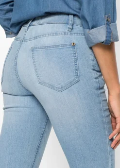 Vaqueros elásticos con corte bootcut y talle medio
