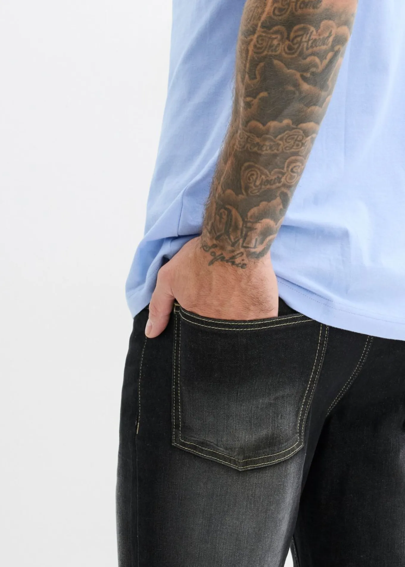 Vaqueros elásticos con corte clásico, cinturilla elástica y diseño bootcut