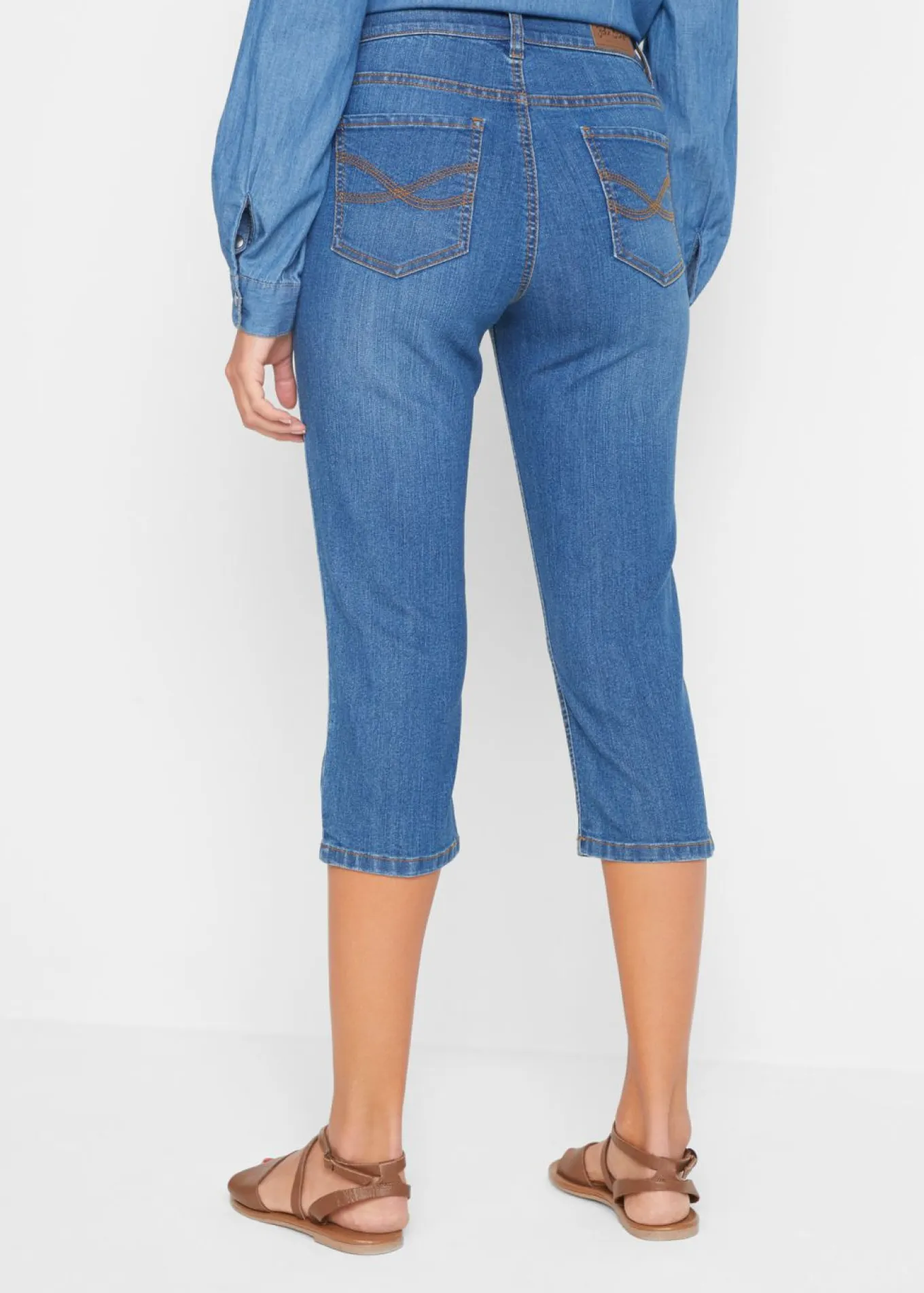 Vaqueros elásticos de corte capri