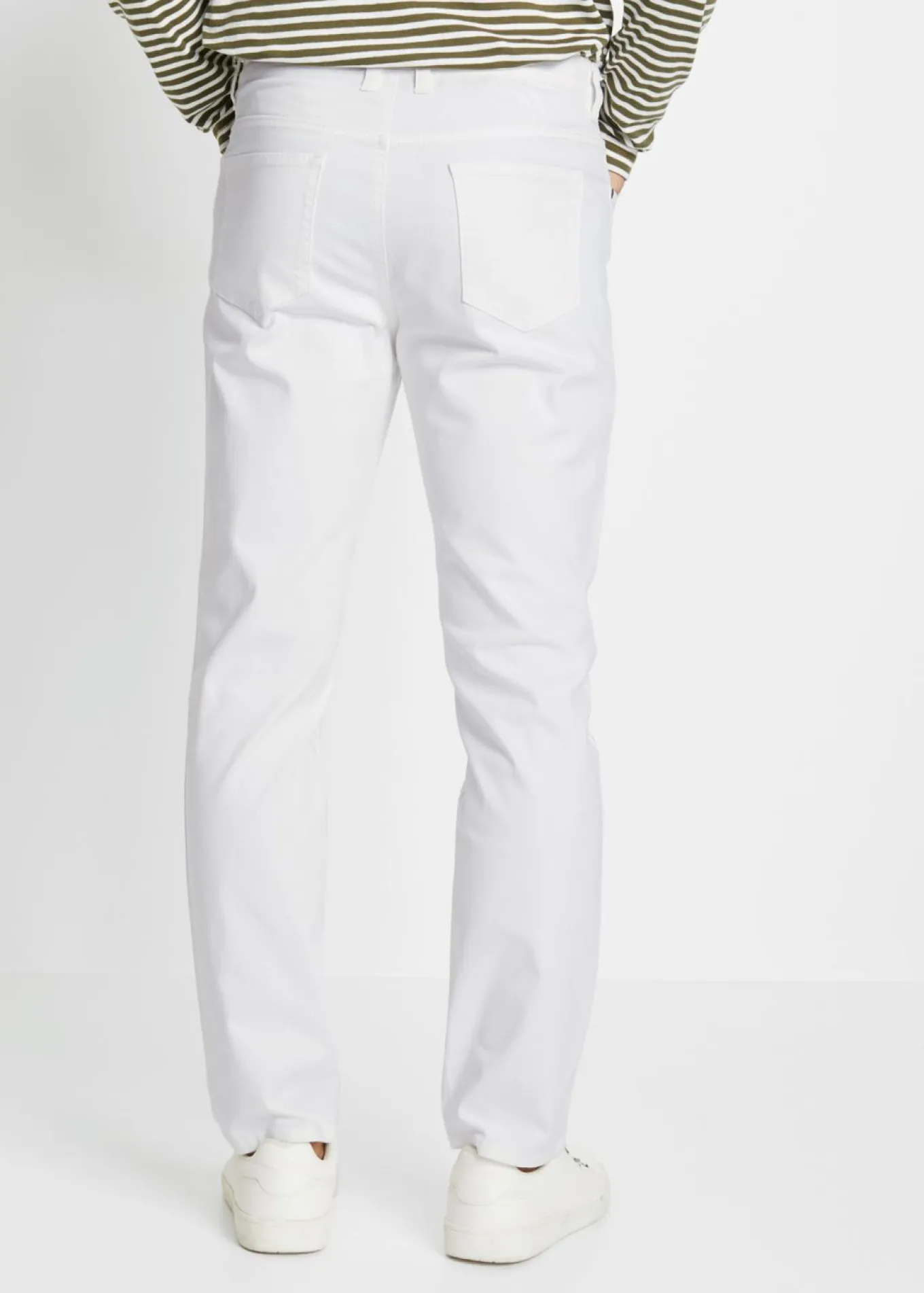 Vaqueros elásticos de corte clásico y tapered