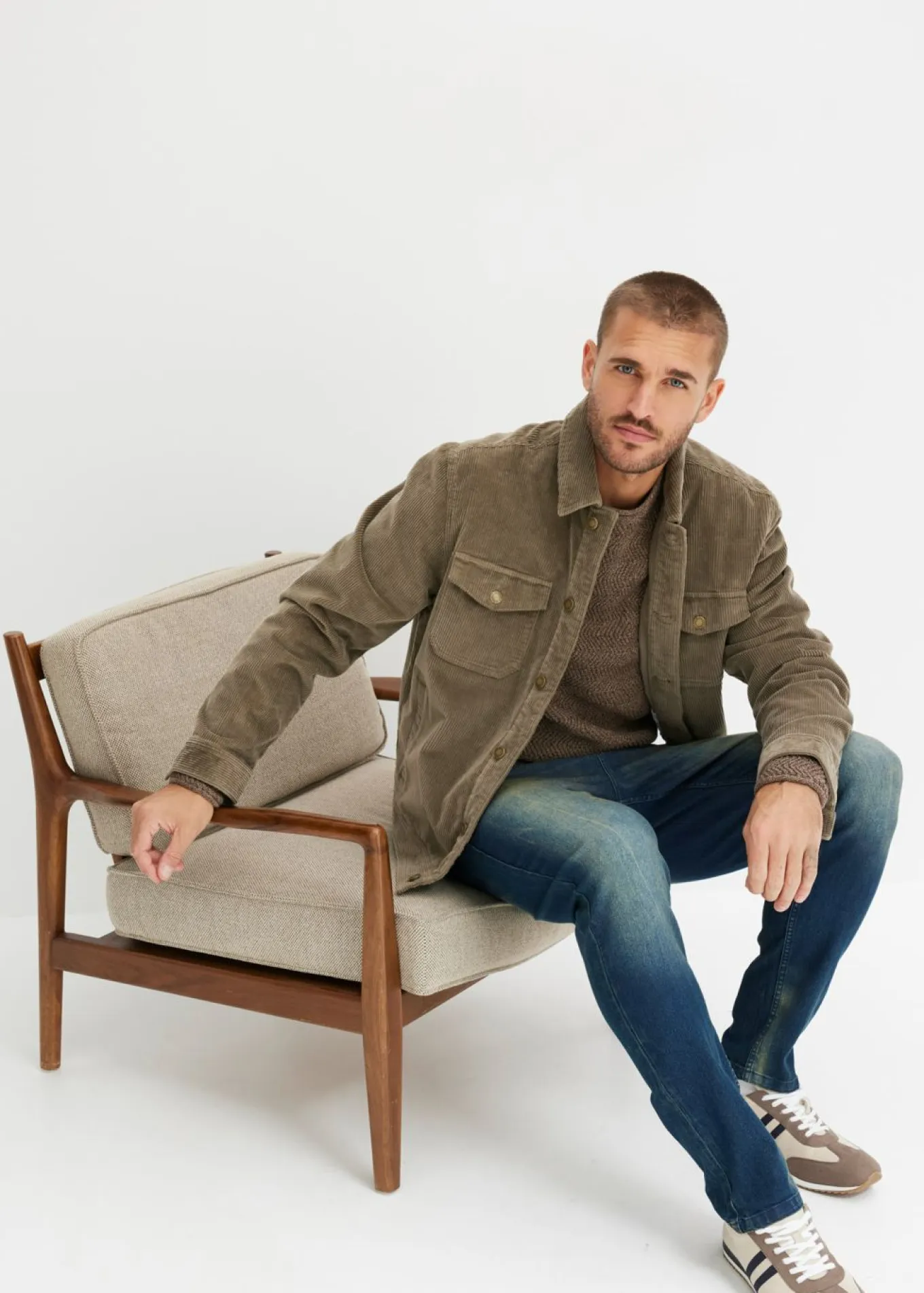 Vaqueros elásticos ligeros slim fit, straight