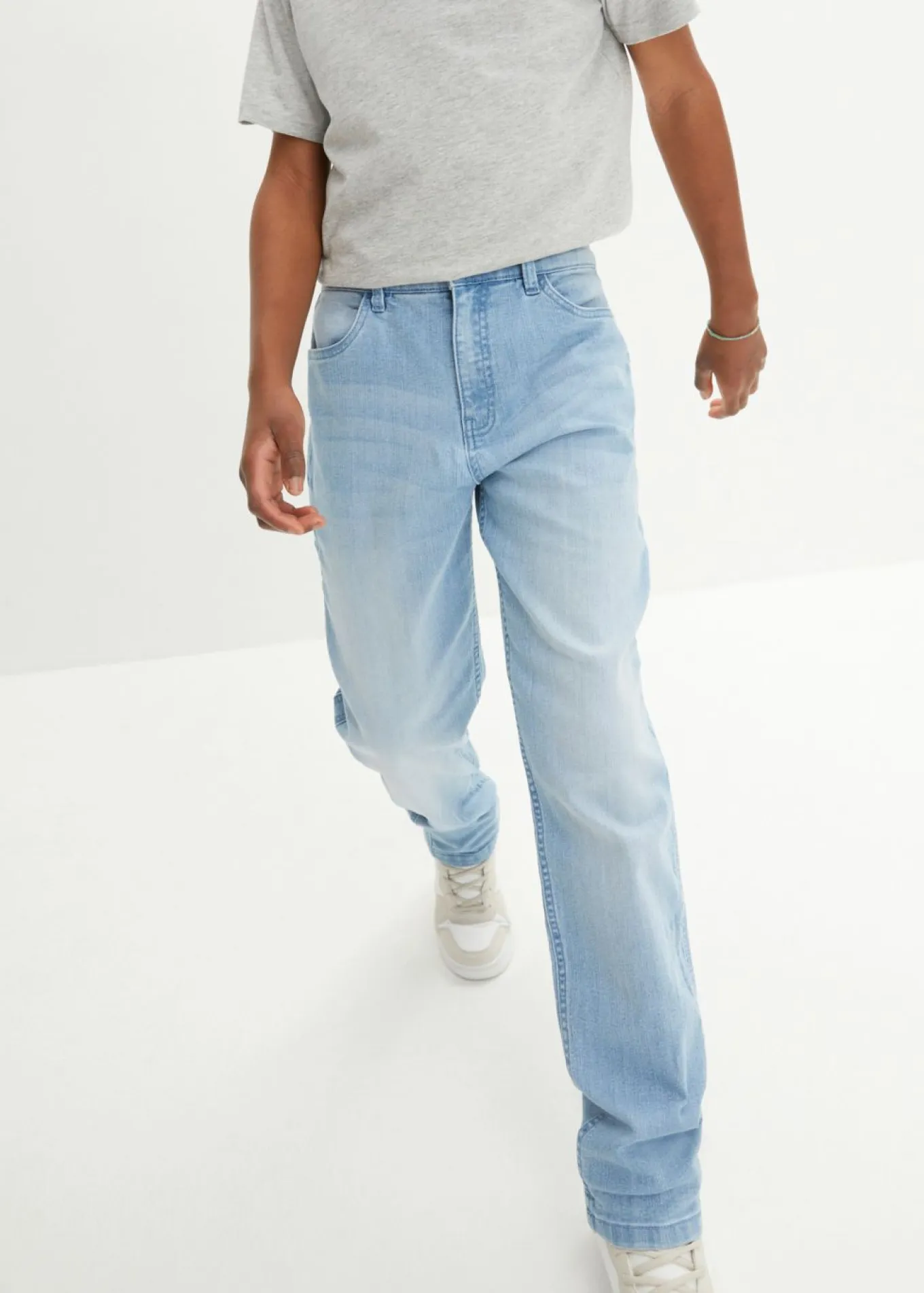 Vaqueros elásticos loose fit, con cintura ajustable, straight