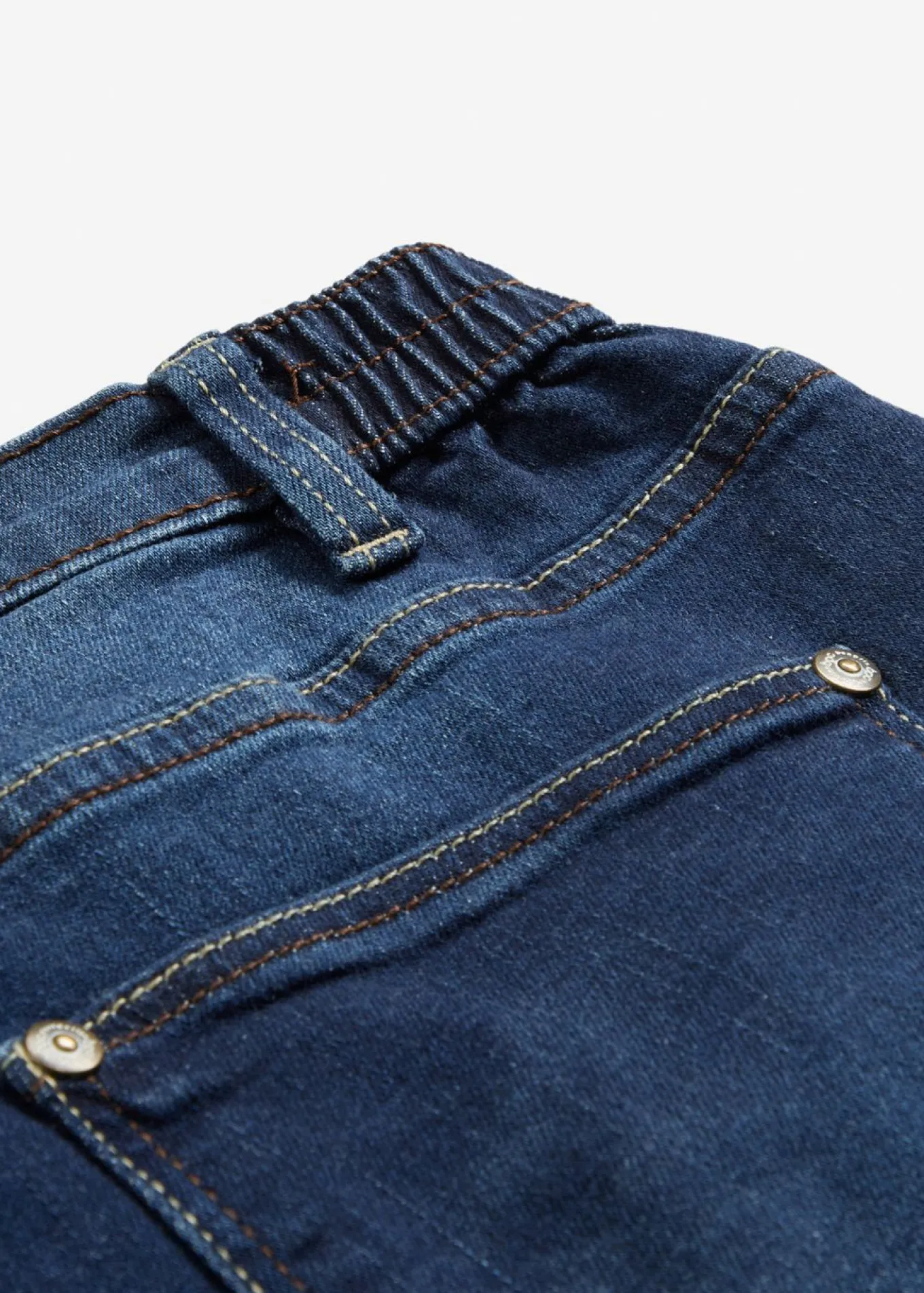 Vaqueros elásticos tipo boyfriend, mid waist
