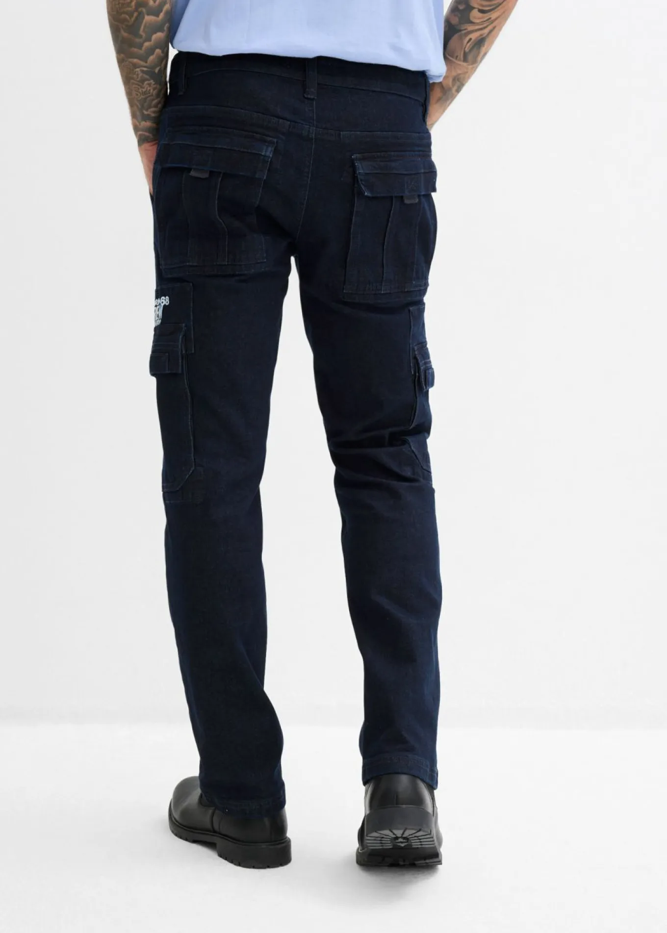 Vaqueros elásticos tipo cargo con corte recto, diseño informal y cinturilla cómoda