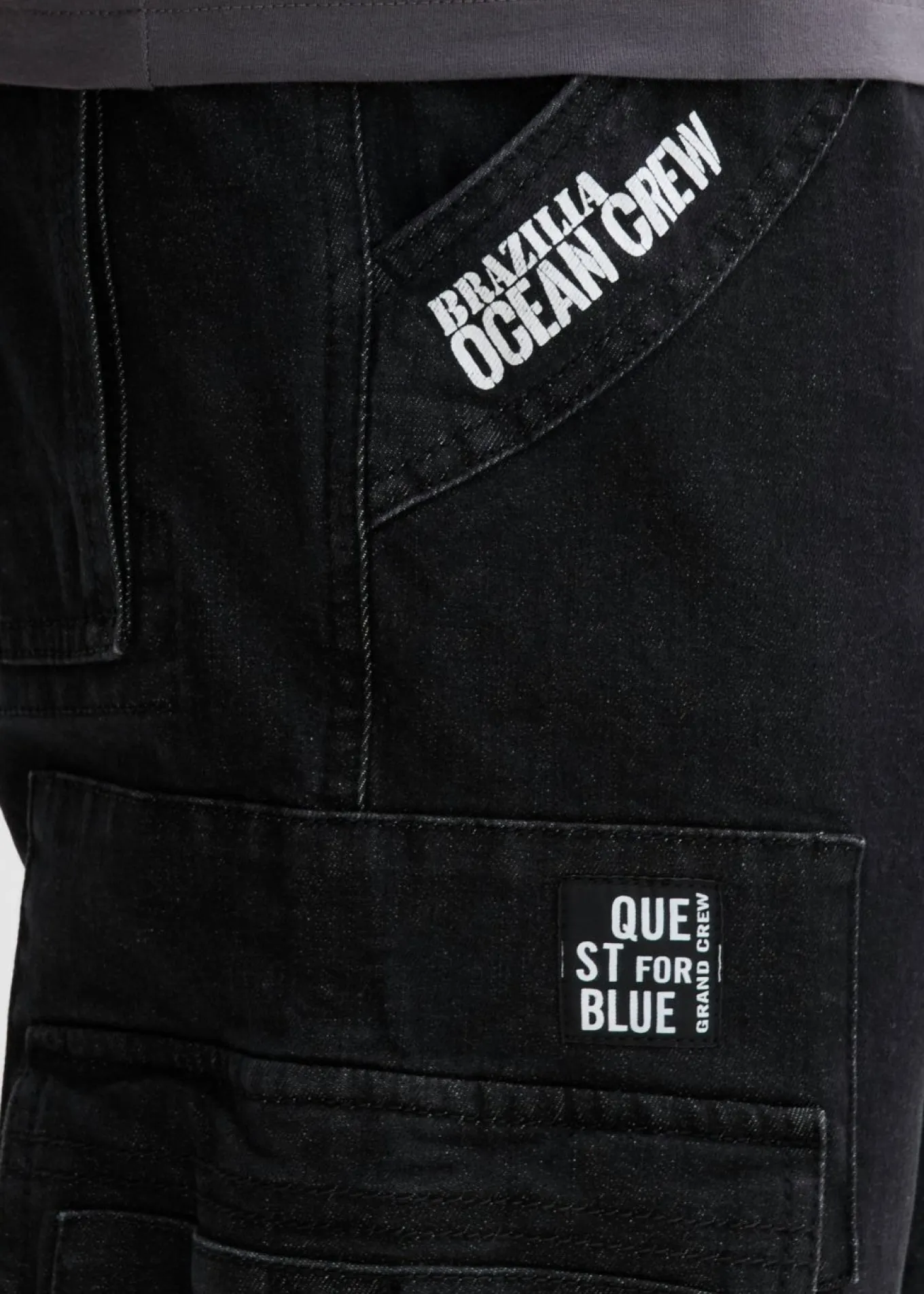 Vaqueros elásticos tipo cargo con corte recto, diseño informal y cinturilla cómoda