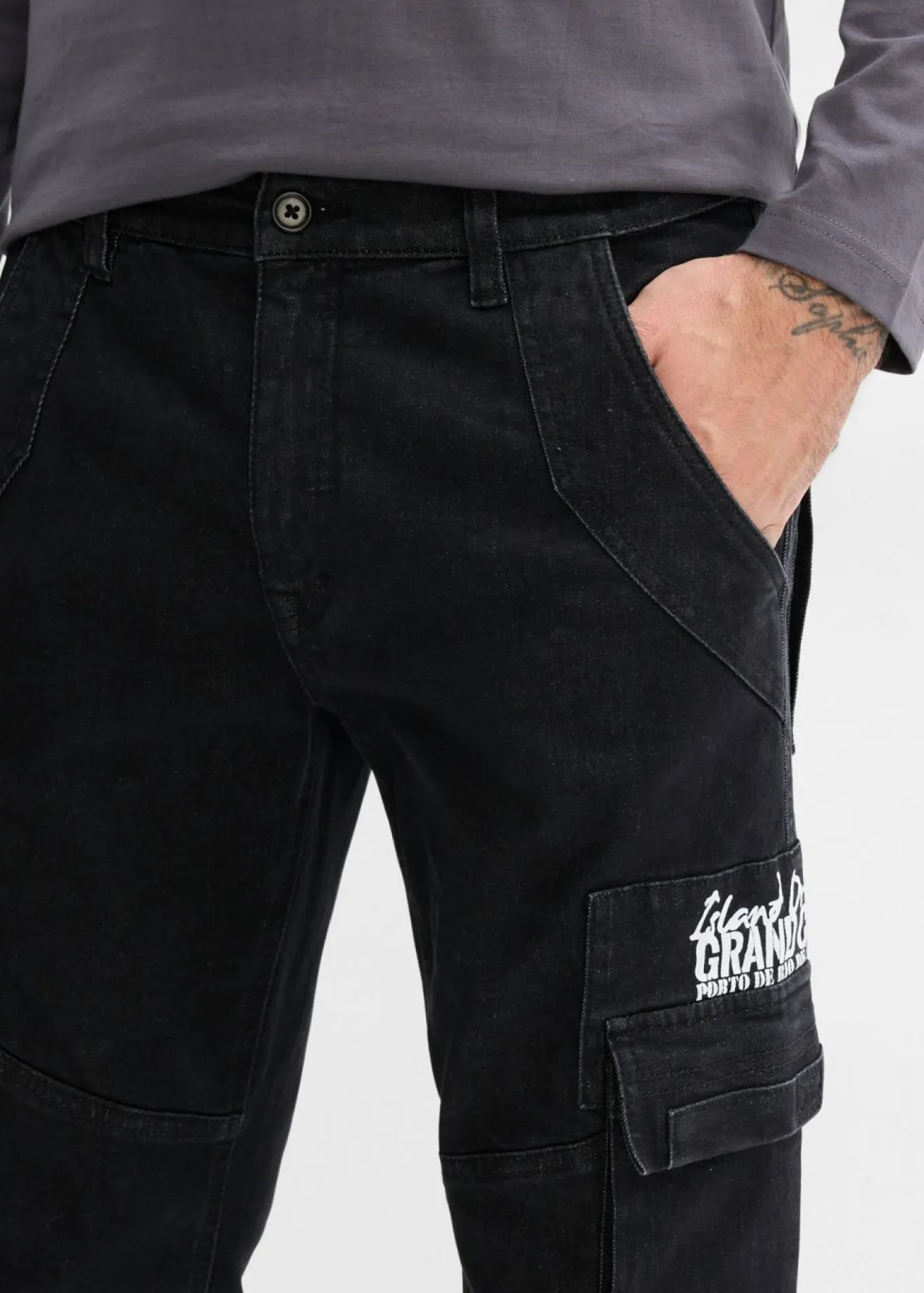 Vaqueros elásticos tipo cargo con corte recto, diseño informal y cinturilla cómoda