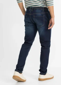 Vaqueros informales con corte regular, forma tapered y cinturilla cómoda