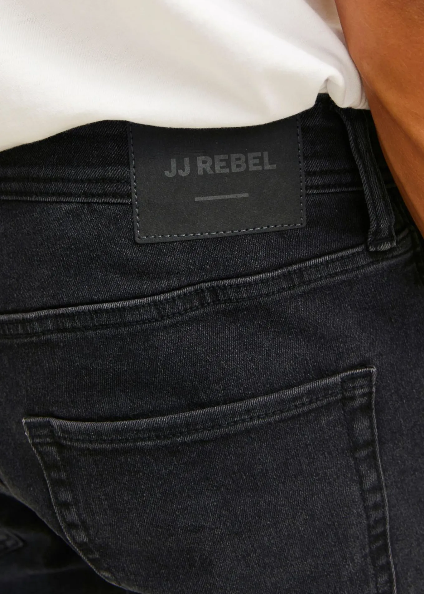 Vaqueros JJ REBEL con corte regular