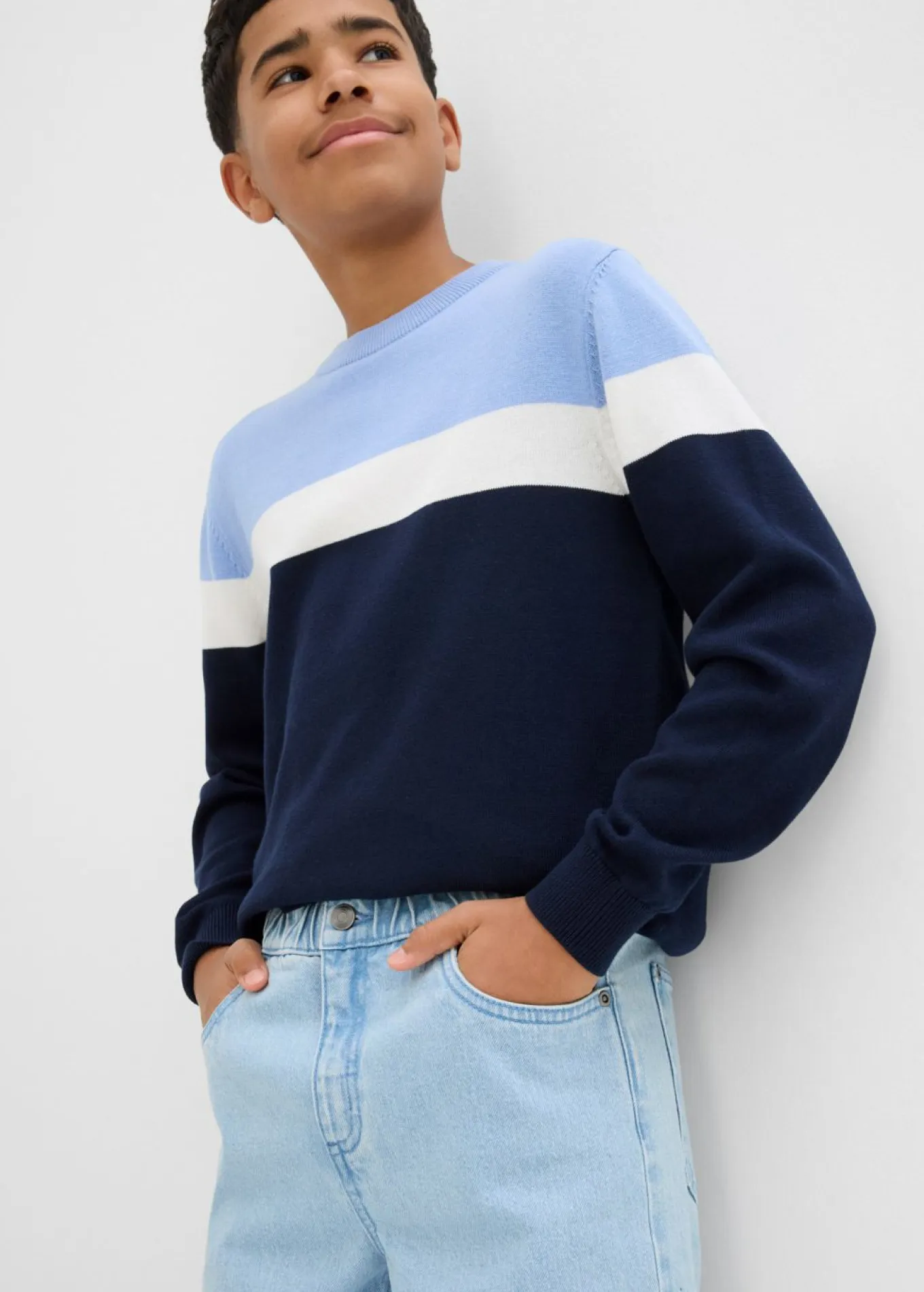 Vaqueros loose fit, sin cierre, con cintura cómoda, straight