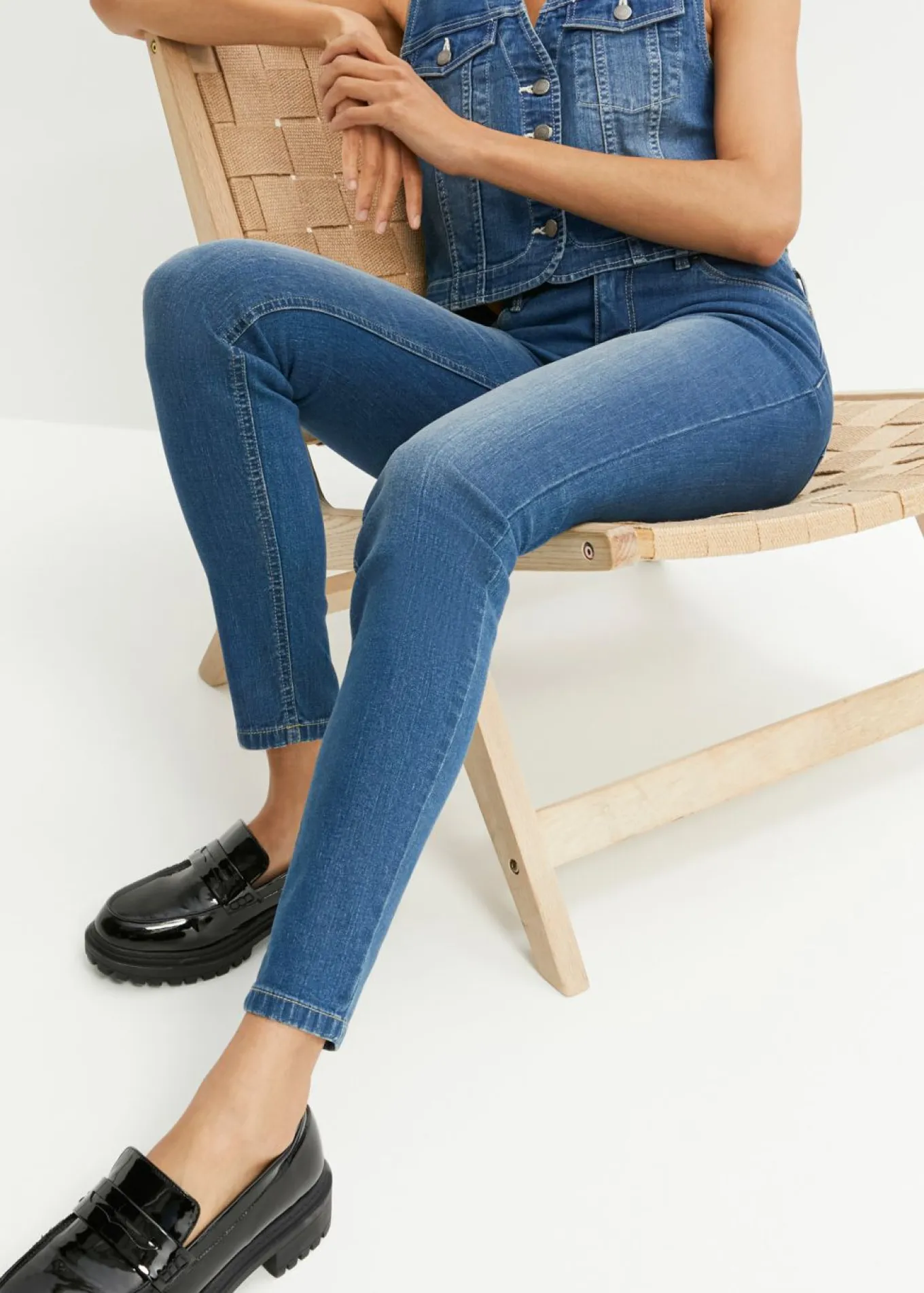 Vaqueros skinny, mid waist, elásticos