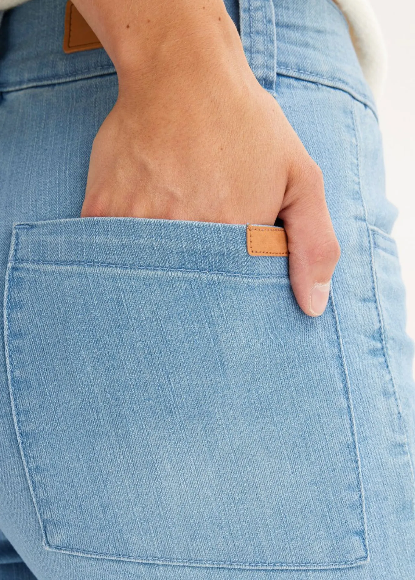 Vaqueros straight, high waist, elásticos