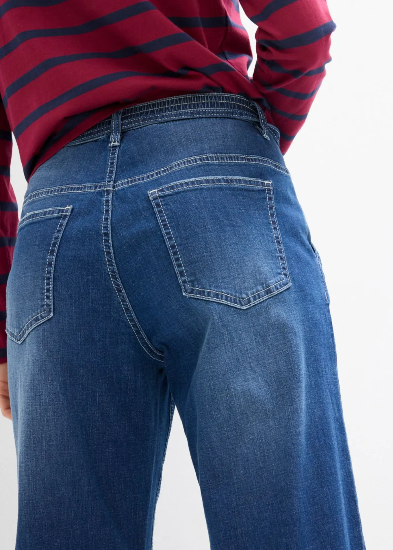 Vaqueros straight, loose fit, high waist, con cintura cómoda