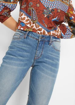 Vaqueros straight, mid waist, elásticos