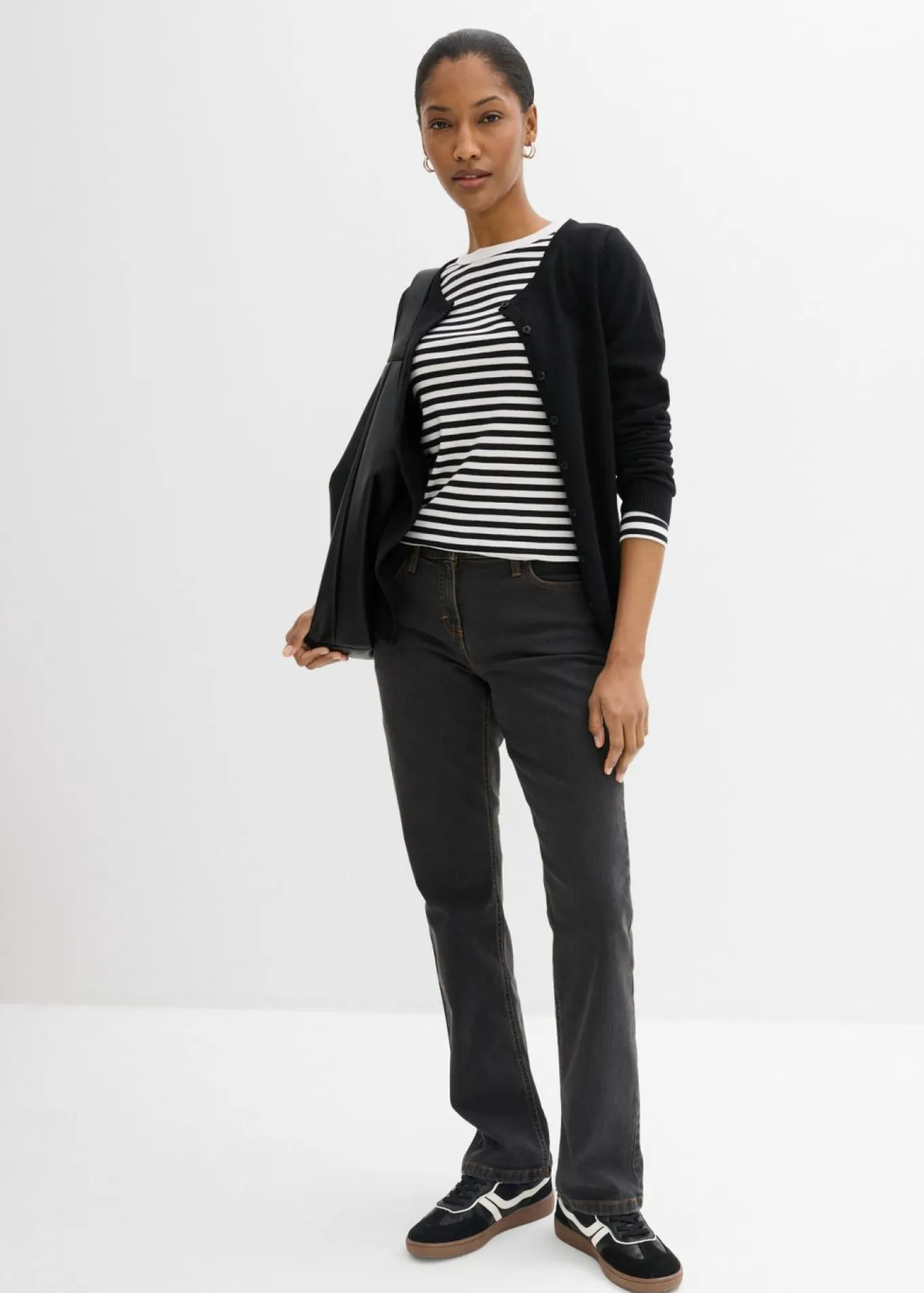 Vaqueros straight, mid waist, elásticos