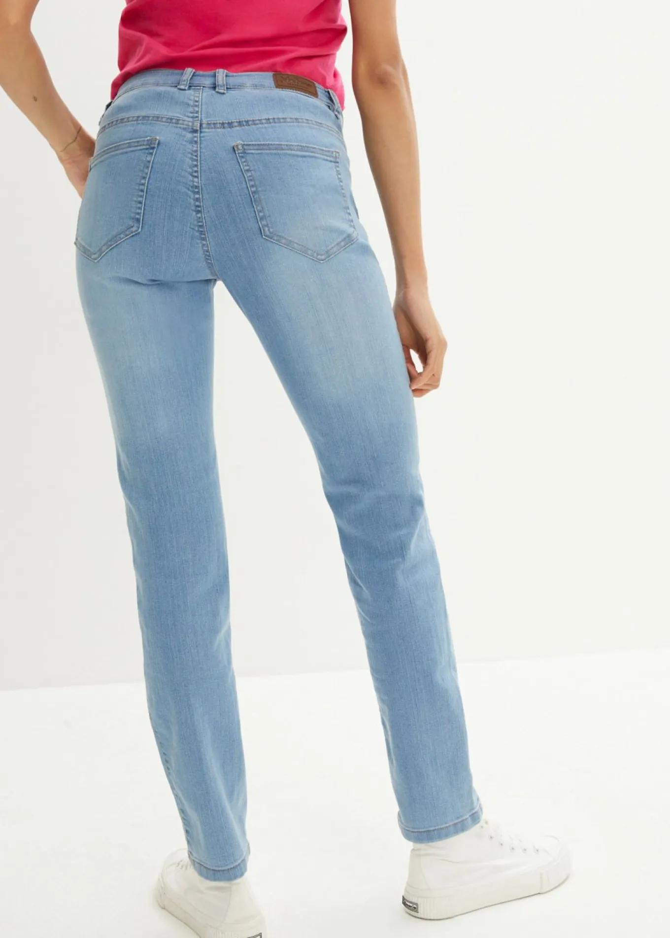 Vaqueros straight, mid waist, elásticos