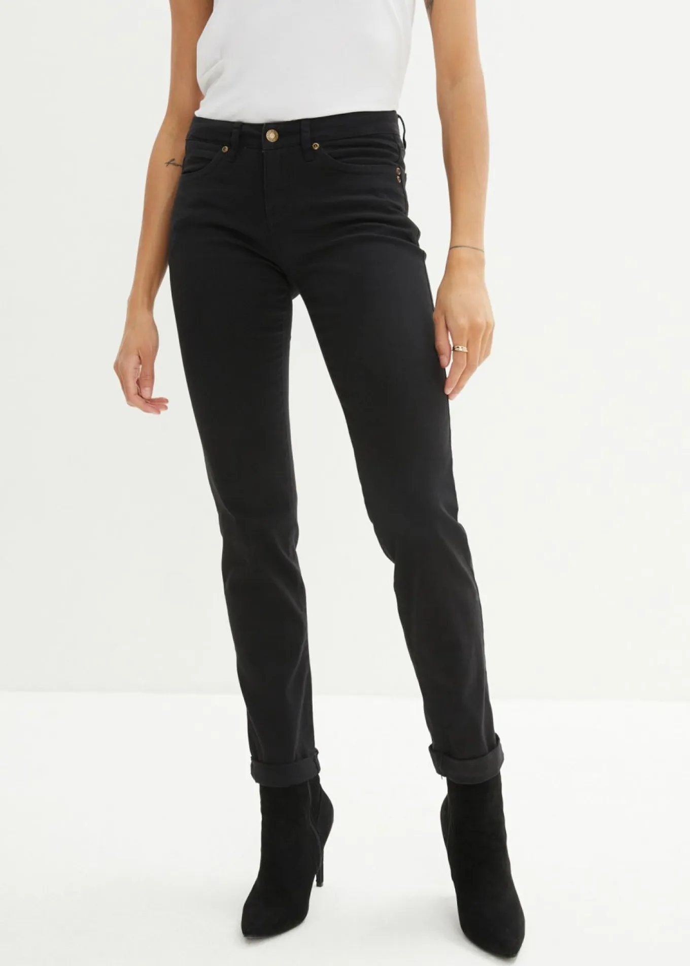 Vaqueros straight, mid waist, elásticos