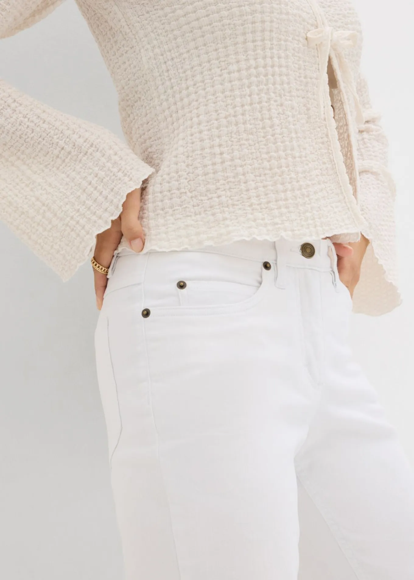 Vaqueros straight, mid waist, elásticos