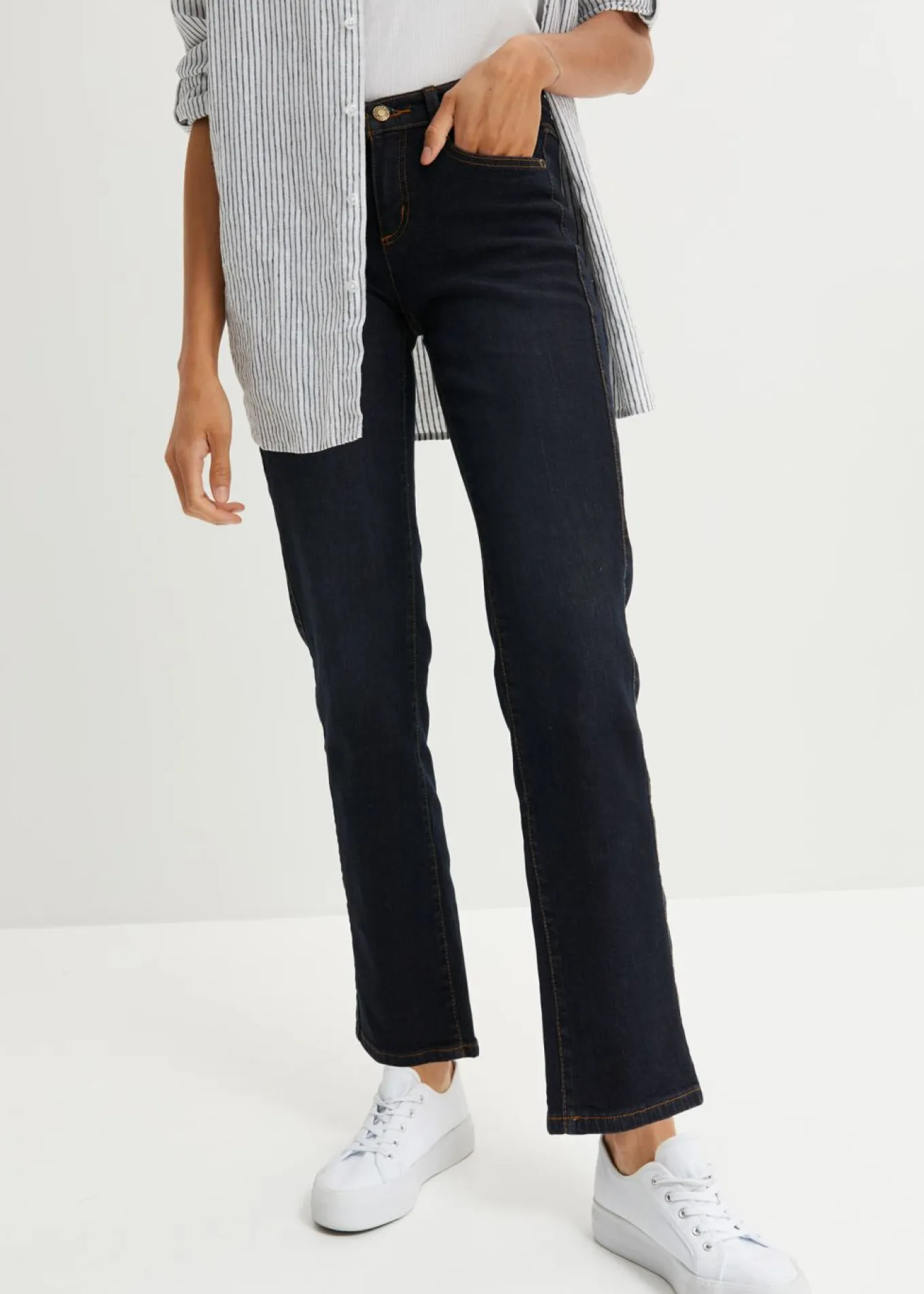 Vaqueros straight, mid waist, elásticos