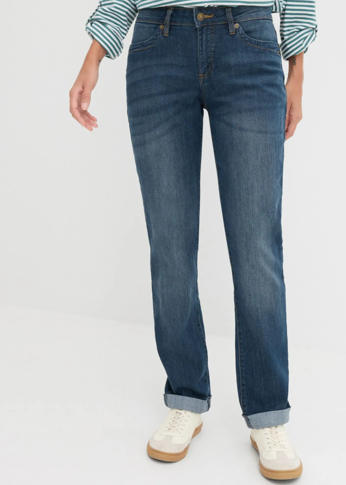 Vaqueros straight, mid waist, elásticos