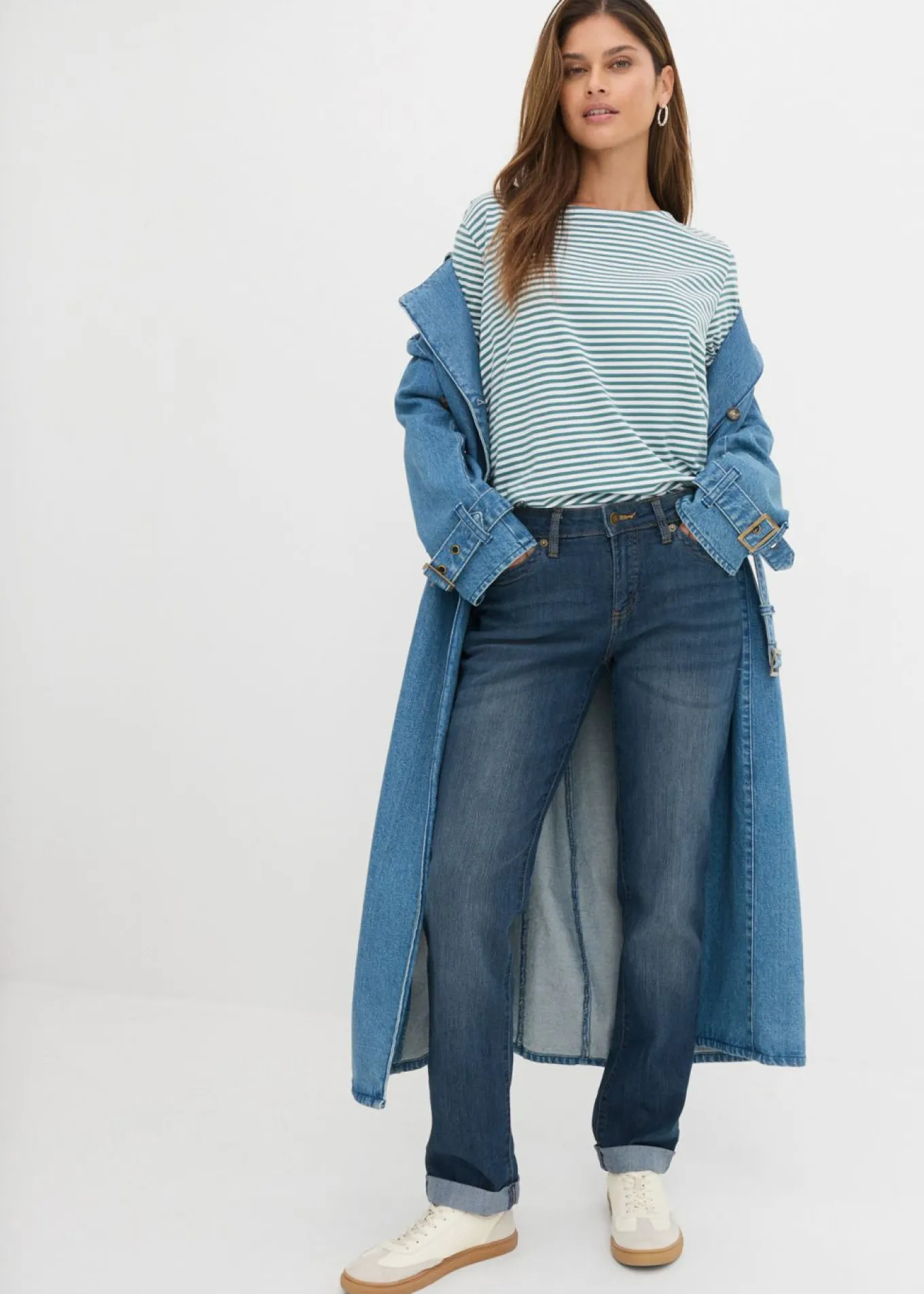 Vaqueros straight, mid waist, elásticos