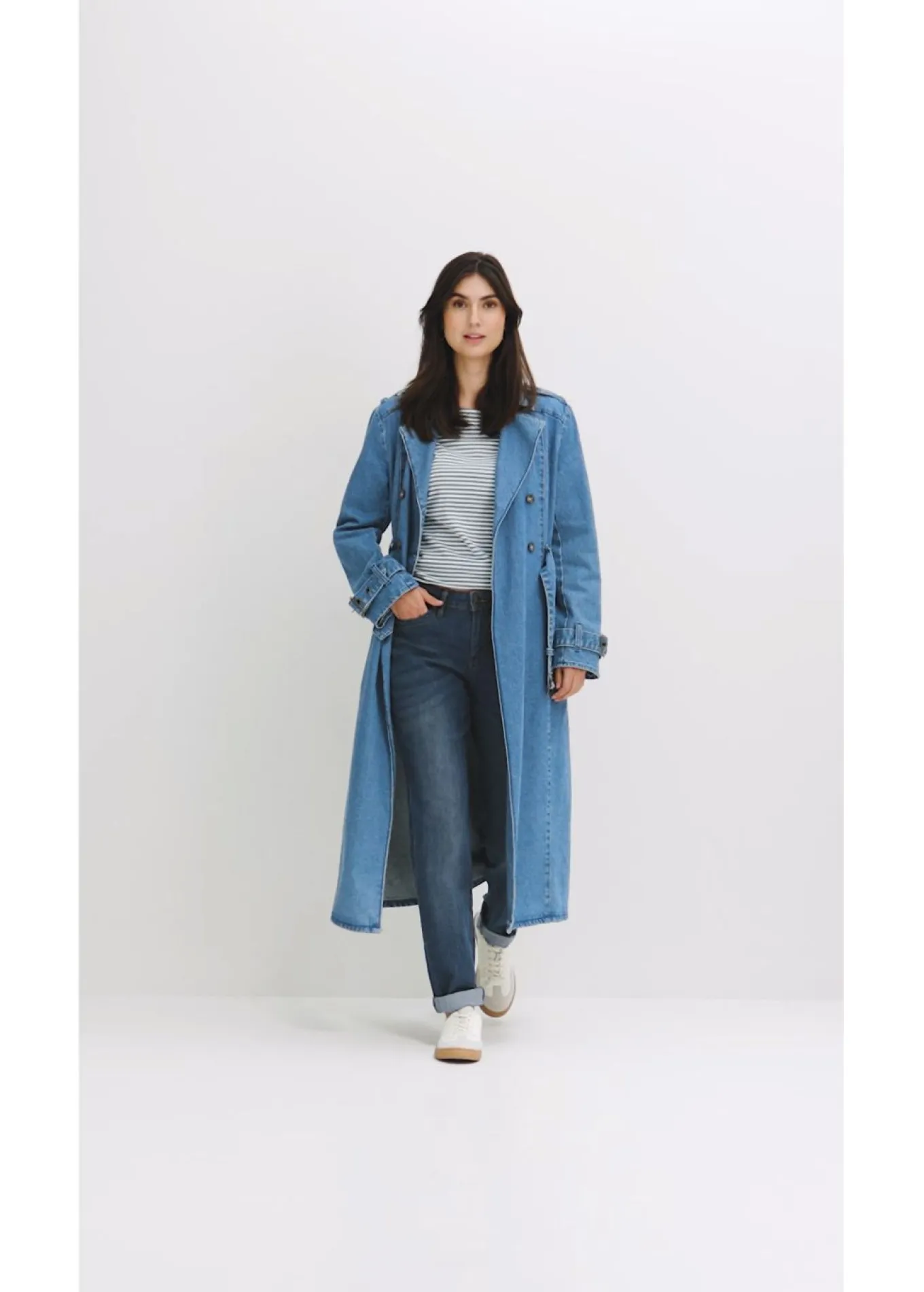 Vaqueros straight, mid waist, elásticos