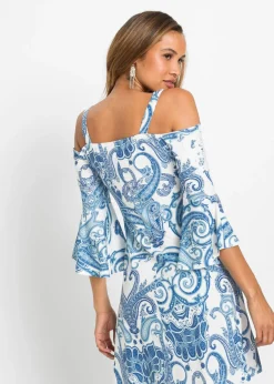 Vestido acampanado con escote bañera