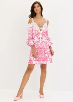 Vestido acampanado con escote bañera