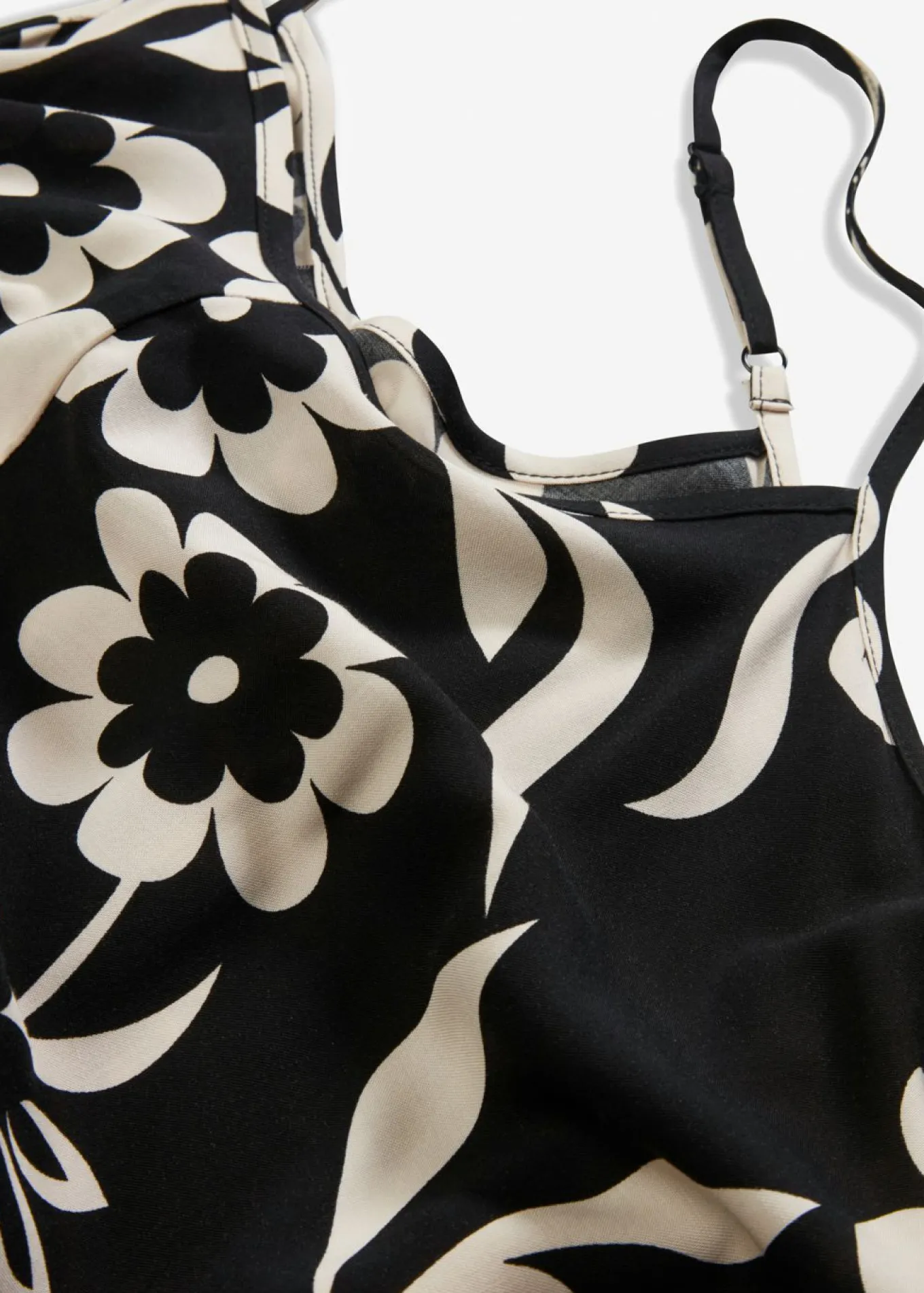 Vestido ancho de tirantes de viscosa fluida