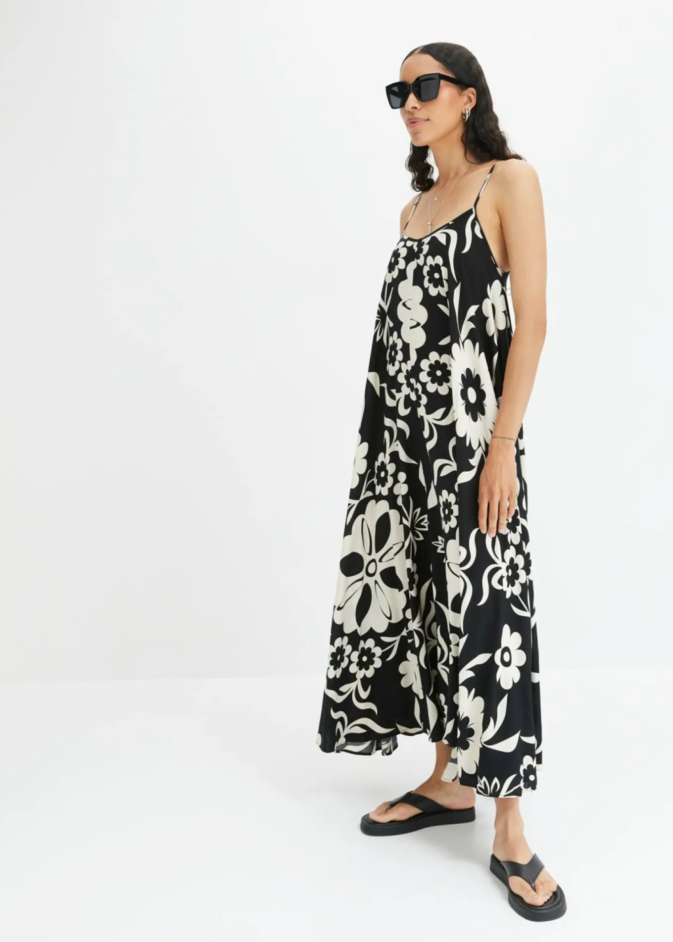 Vestido ancho de tirantes de viscosa fluida