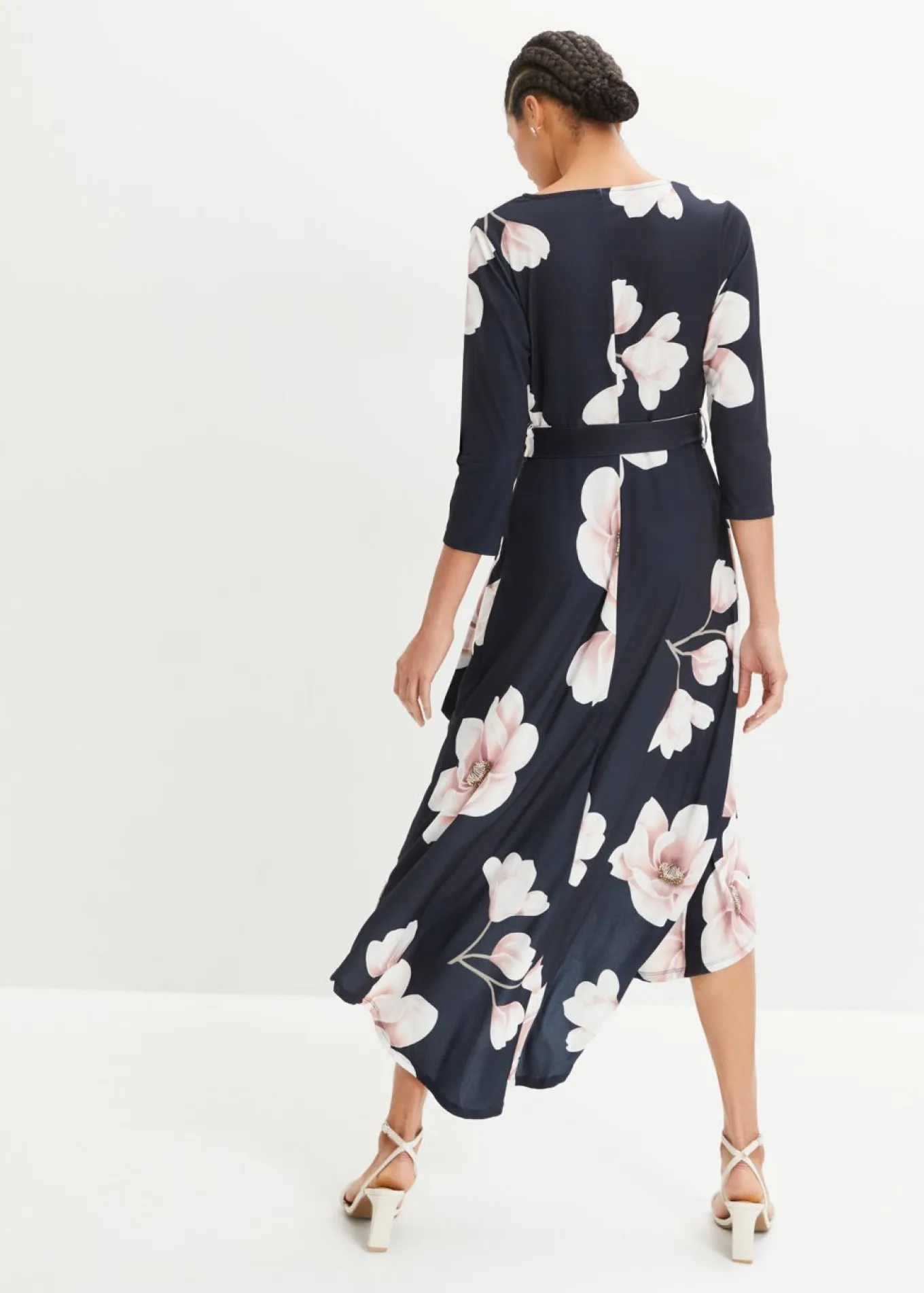 Vestido asimétrico de punto con cordón