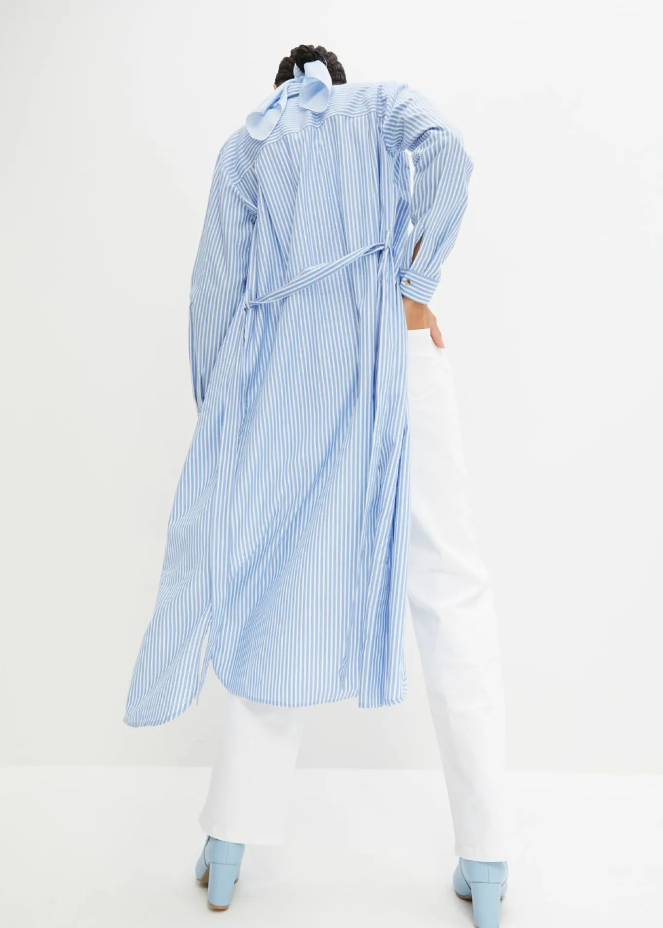 Vestido camisero a rayas con cordón