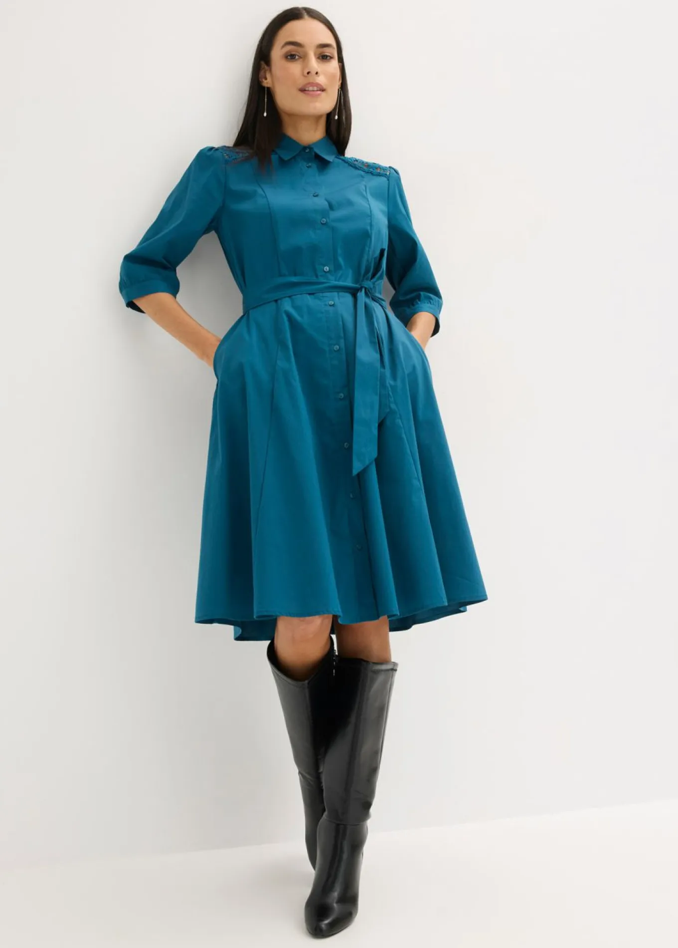 Vestido camisero con encaje y cordón