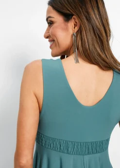 Vestido camisero con escote en V