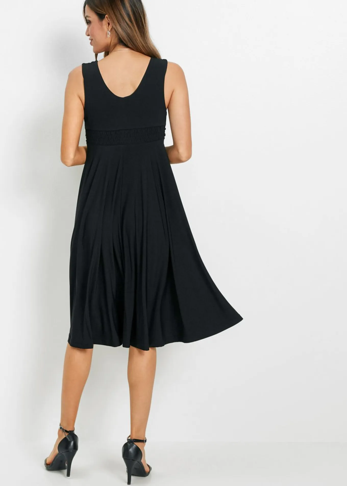 Vestido camisero con escote en V